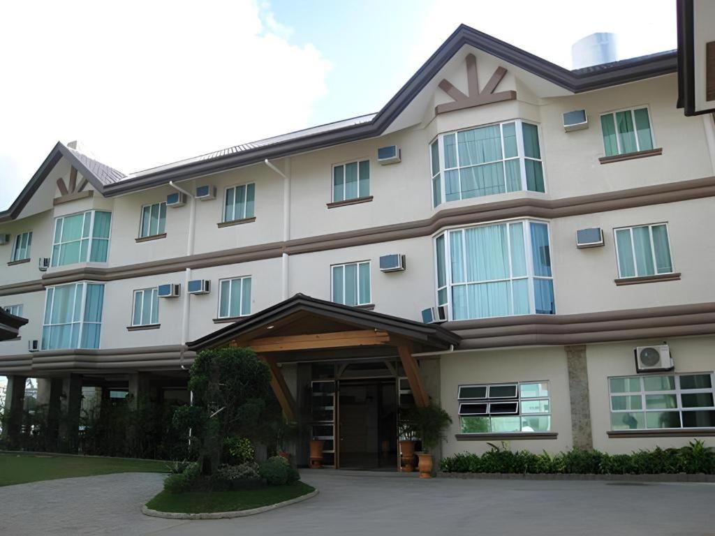 Chocolate And Berries Hotel Baliuag Dış mekan fotoğraf