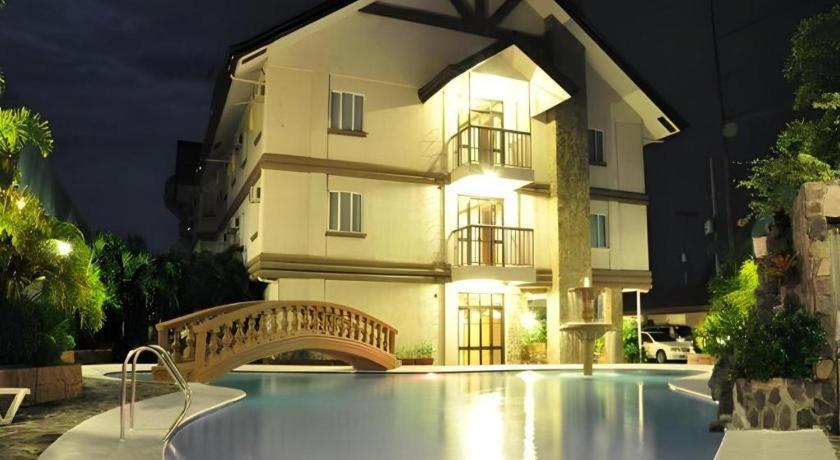 Chocolate And Berries Hotel Baliuag Dış mekan fotoğraf